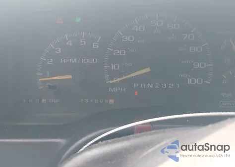 1998 Chevrolet C1500 Fleetside из США, поврежденный, VIN 1GCEC19W6WE145713